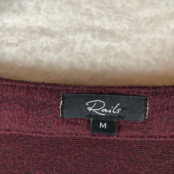 Rails Sweater Women's Medium‎ Maroon Stretch Long Sleeve Eyelet V-Neck 7635 - Picture 2 of 7